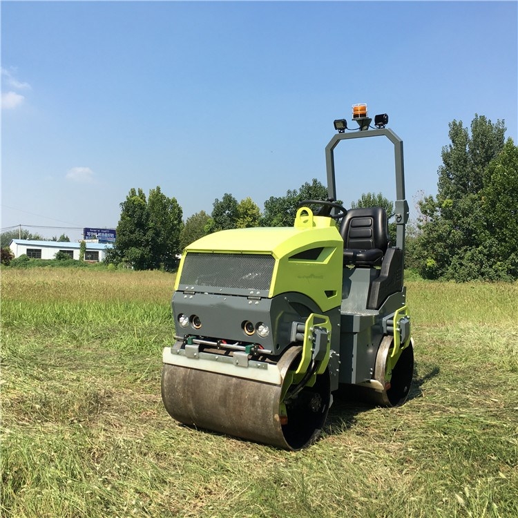 如何保養(yǎng)長(zhǎng)期停放的小型壓路機(jī)？