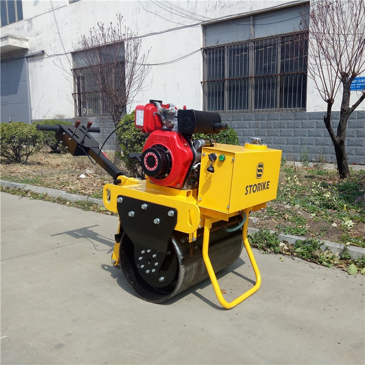 單鋼輪小型壓路機(jī)雨天是如何進(jìn)行施工作業(yè)的？