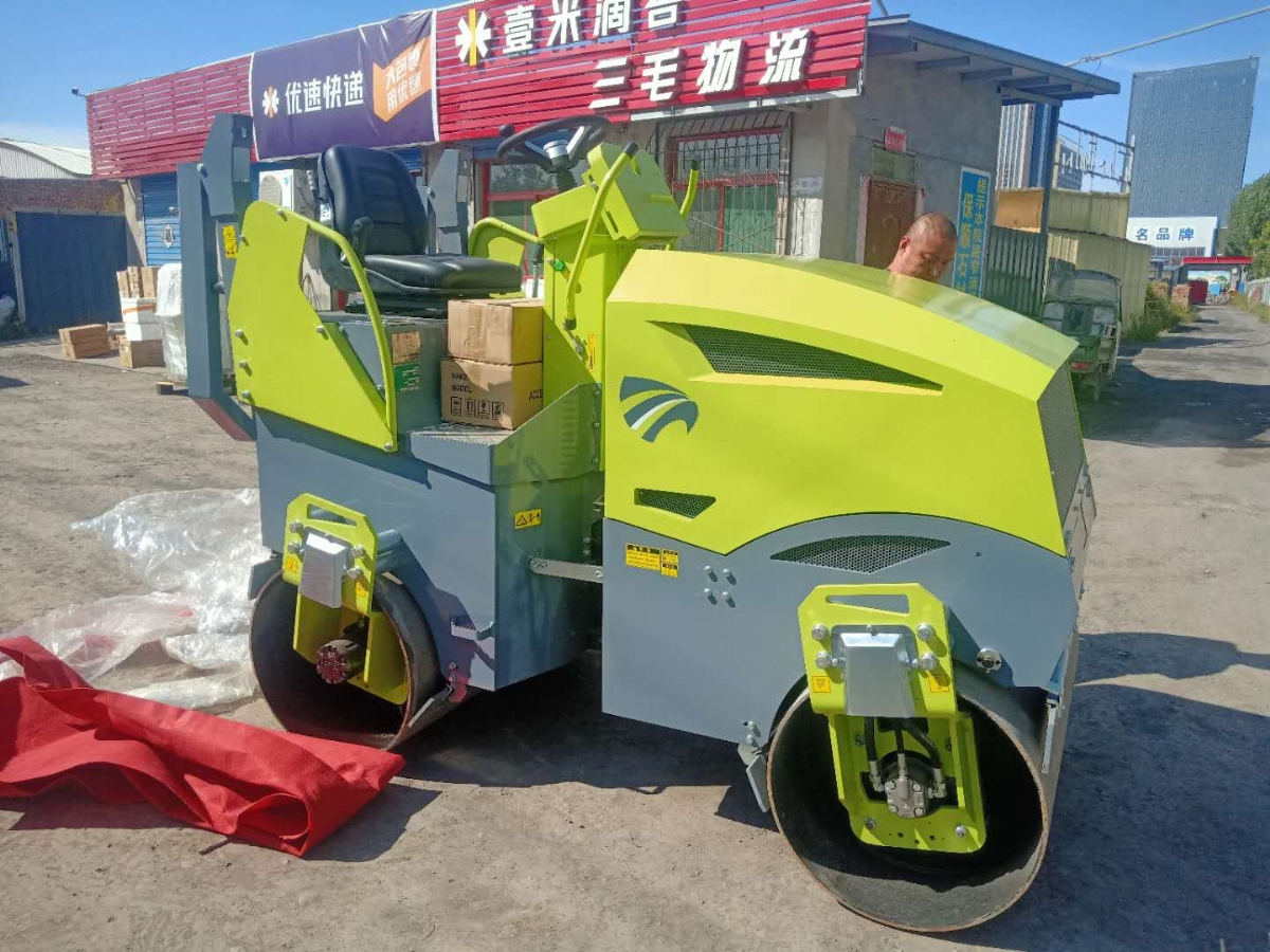 春季施工，小型壓路機碾壓路面如何做到有序效率高？
